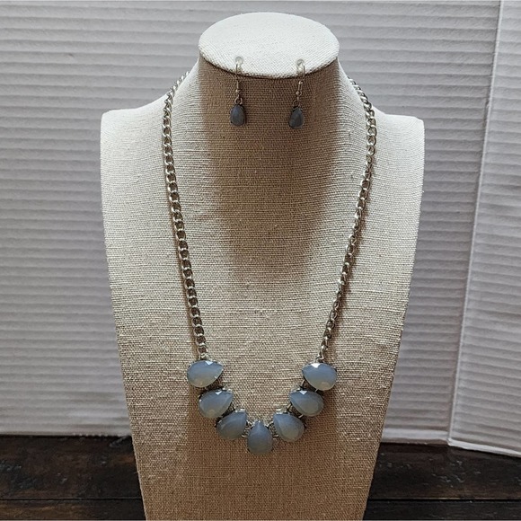 Premier Designs 2pc earrings and jeweled silver‎ tone and blue necklace - Picture 1 of 8